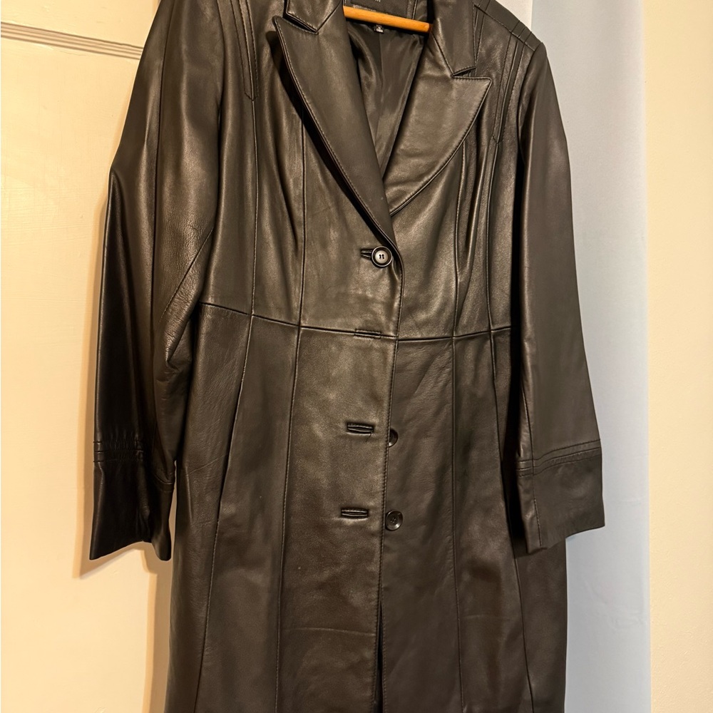 Avanti Women's Classic Black Leather Jacket